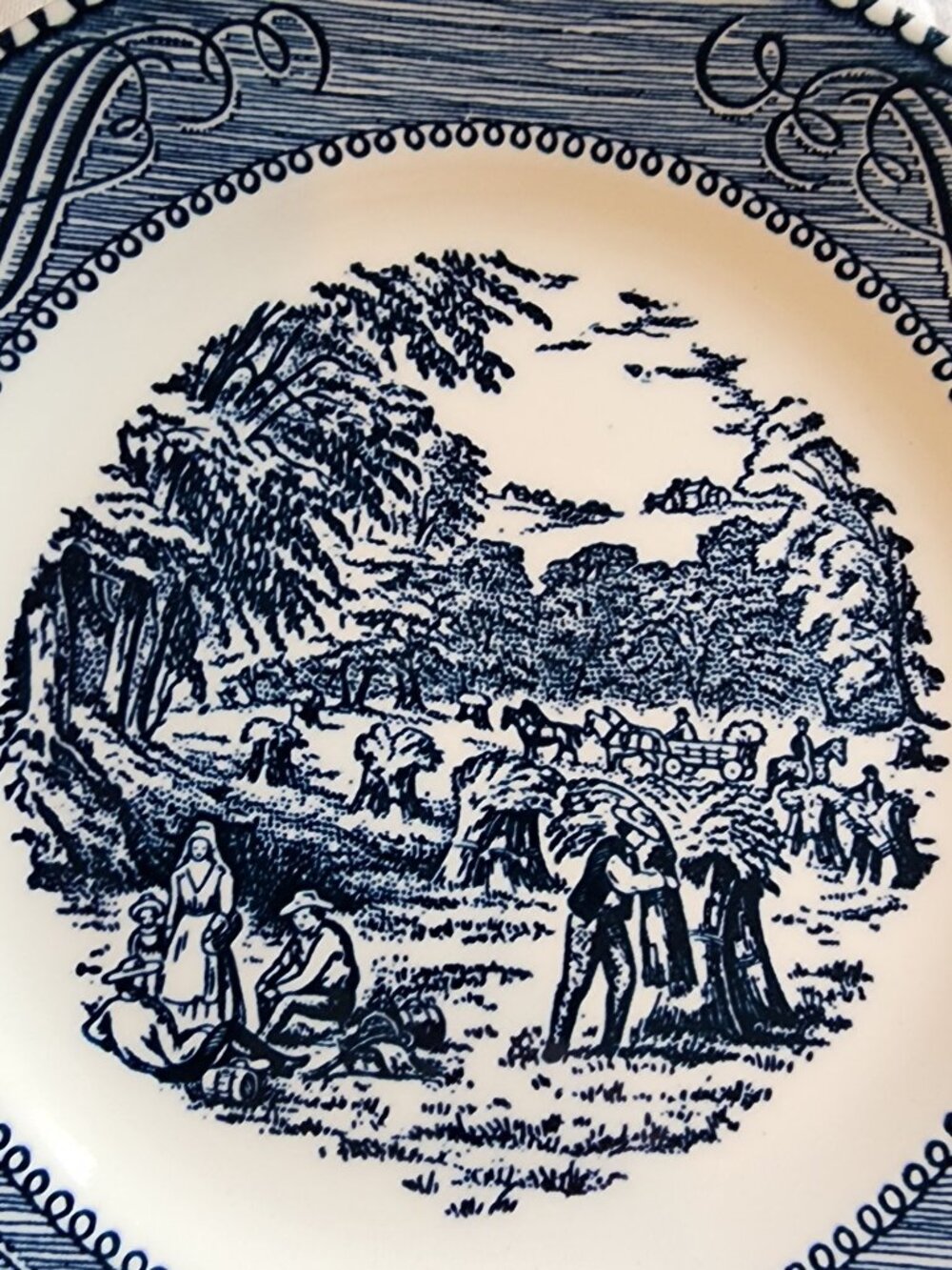 Vintage Royal China Currier & Ives Blue and White Bread and Butter Plates - Picture 2 of 3